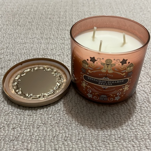 NWT - Bath & Body Works set - 3 wick candle and 24 Hour moisture body cream. - Picture 5 of 7